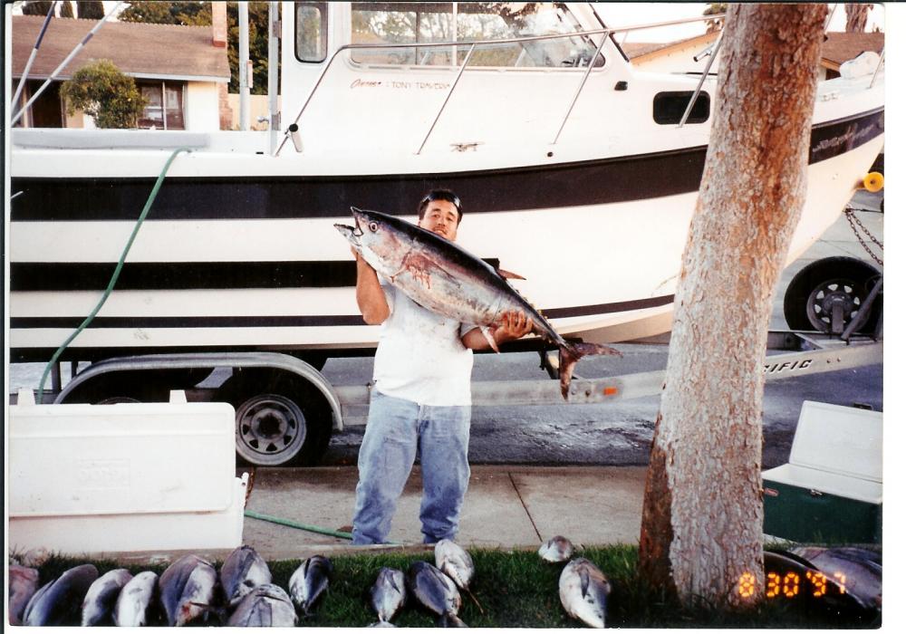 1st bluefin 65 lbs southwest of the farallons