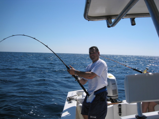 cabo hooked up bent Rod on a Tuna