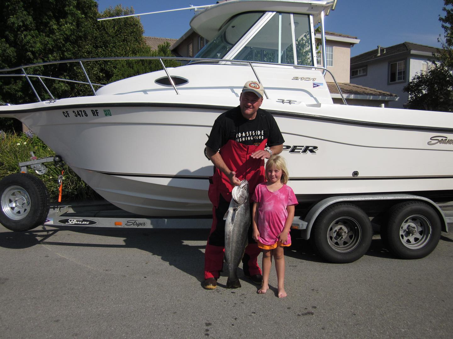 My 6yr old daughter caught this nice little 26 lb White Seabass while fishing with dad.   A day I'll remember.