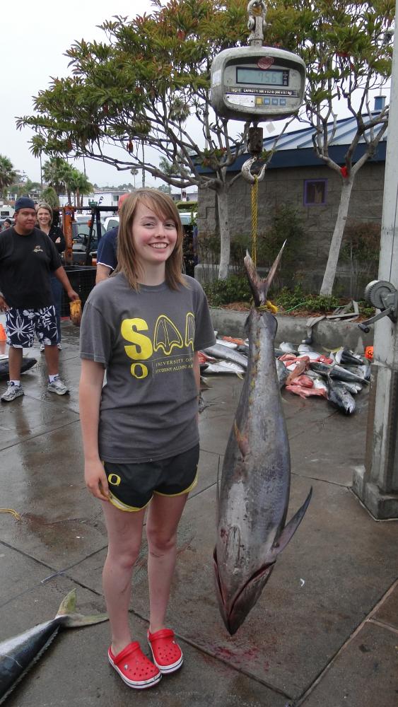 Only girl on the whole boat takes second place in the jackpot, with her 76 lb yellow fin tuna, way to go Jordi!!!  2010 7 day Coastside trip on the Qu